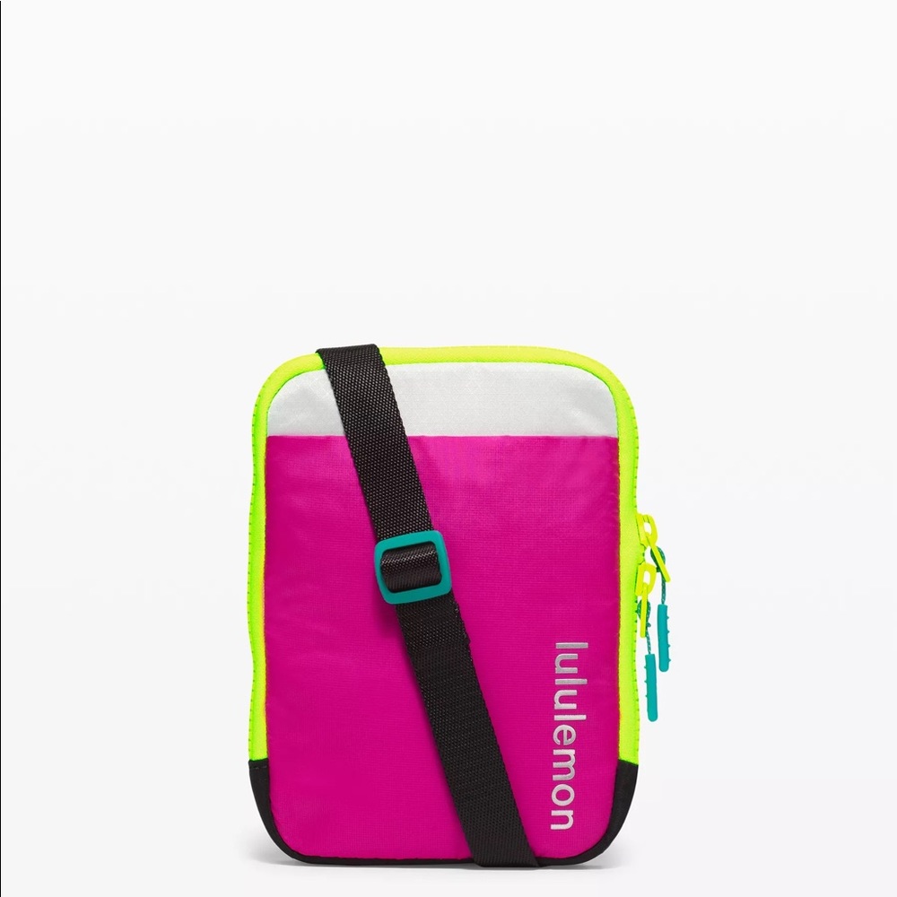 LULULEMON EASY ACCESS CROSSBODY BAG